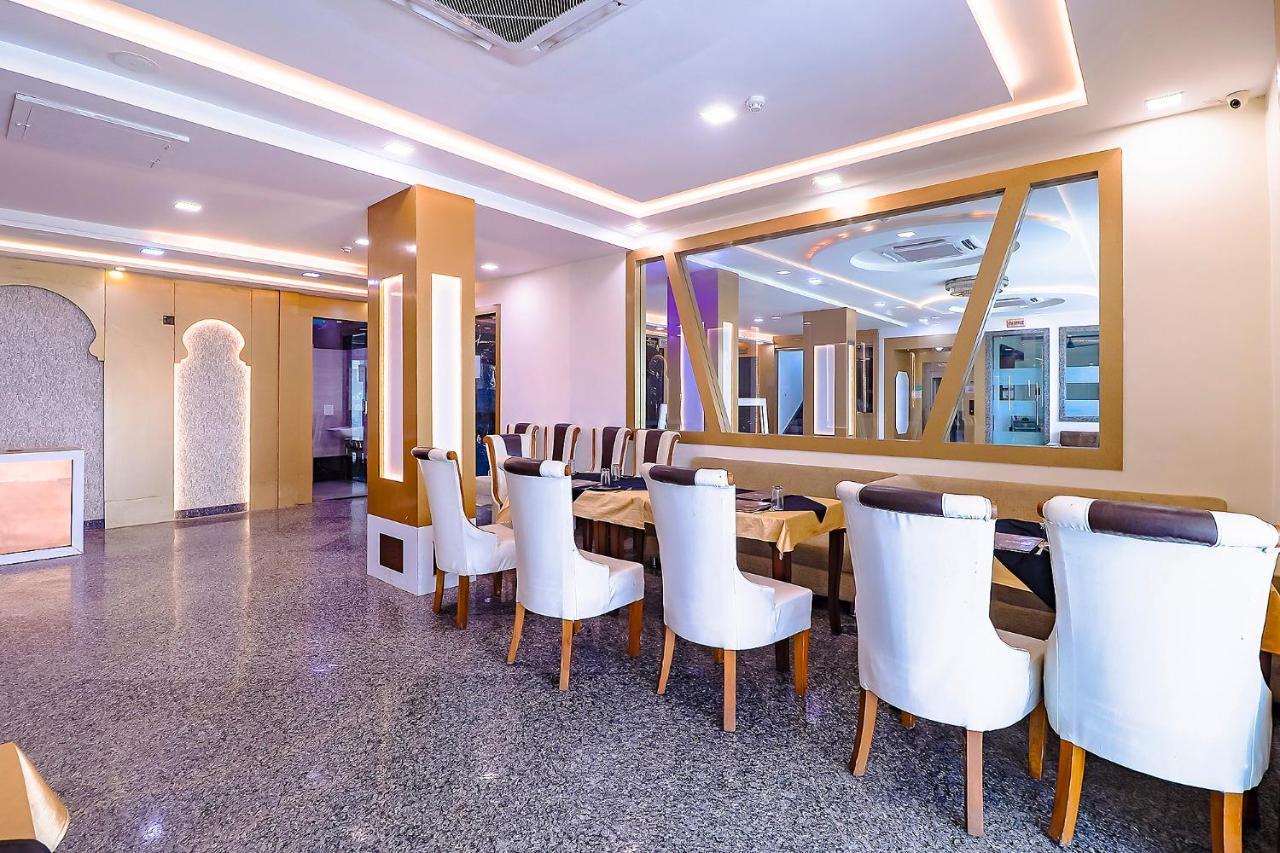Fabhotel Swess Grand Agra  Exteriör bild