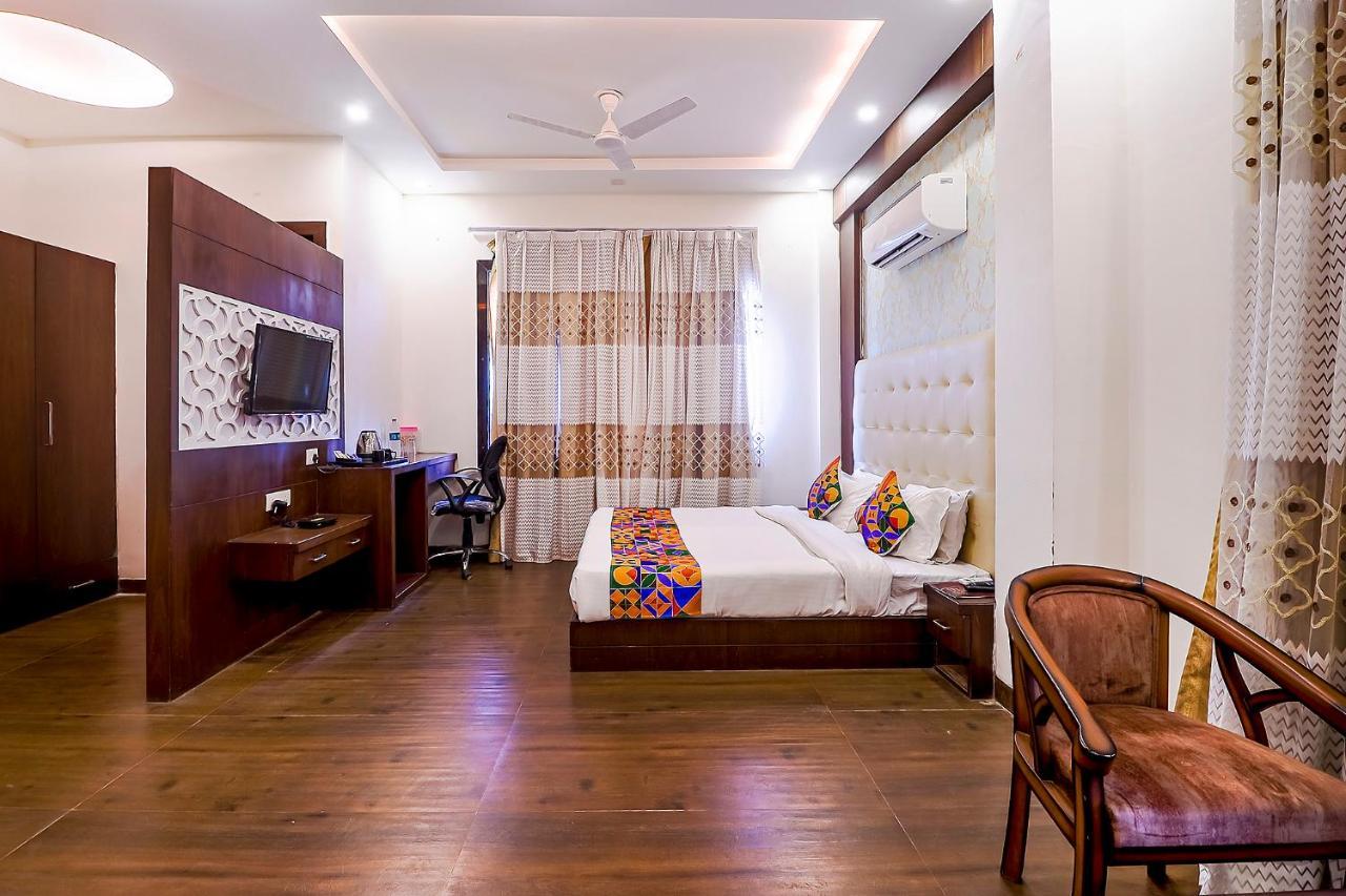 Fabhotel Swess Grand Agra  Exteriör bild
