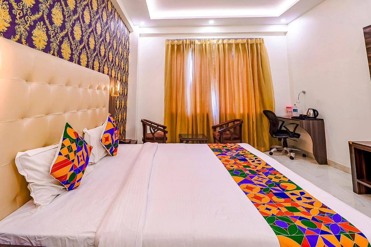 Fabhotel Swess Grand Agra  Exteriör bild
